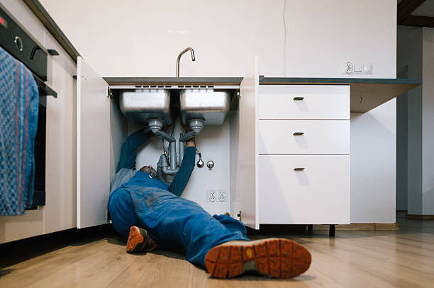 Professional Drain Cleaning technician working in Lakeshore, LA